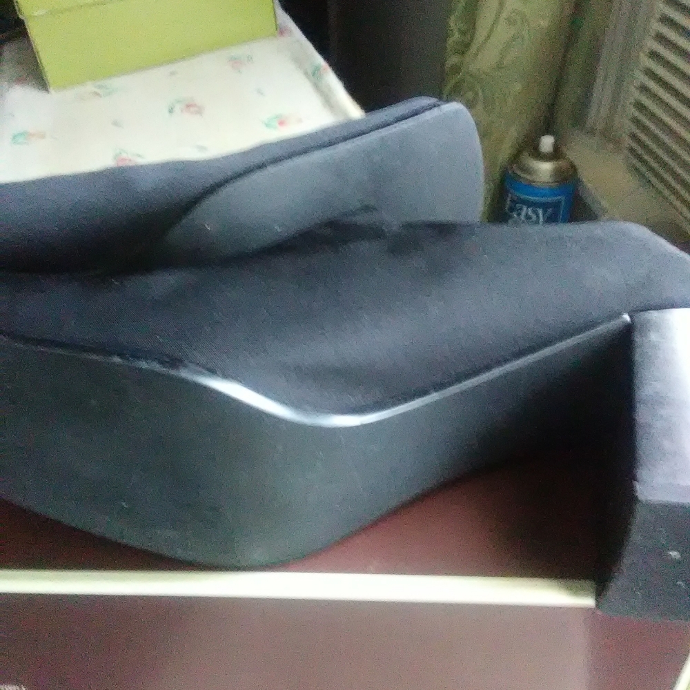 Shoe - Picture 4 of 4